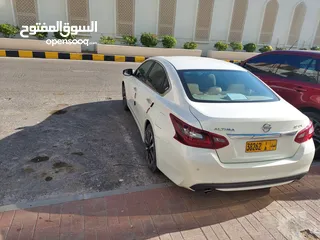  6 Nissan Altima 2.5 SL WITH SUNROOF Model 2018