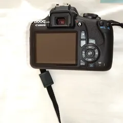  11 كاميرا Canon 2000D بحالة شبه جديدة استعمال قليل جداً مع عدستين