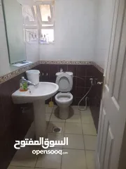  1 شقة أرضيه مع تسويه ببلاش بالأقصى قرب مستشفى حمزة