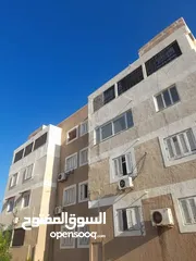  11 شقة في طرابلس باب بن غشير خلف ناد الاتحاد الدور الثاني  اوراق ملك  من المالك طول