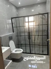  18 شقق فاخره بمساحة 165-210 بتشطيب عصري وحديث  وأسعار تفضيلية