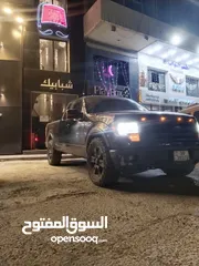  2 فورد F150 فئة عاليه مع رقم مميز