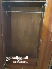  2 خزانة بابين خشب للبيع ممتازة نافي تنزيل يلي بدو يتصل يشوف الرقم بالوصف