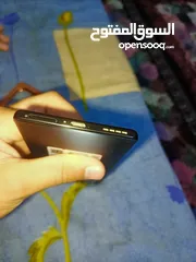 3 جهاز وكالة للبيع  يا بلاش جهاز وكالة ستعمال بسيط شاحن معو وسماعه الكرتونة ضايعه من ترحيل