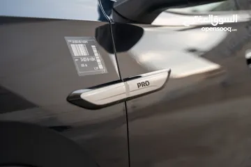  5 Volkswagen ID6 Pro 2022 + 2023  مستعمل و كفالة اتوهب فحص اتوسكور 90% فما فوق