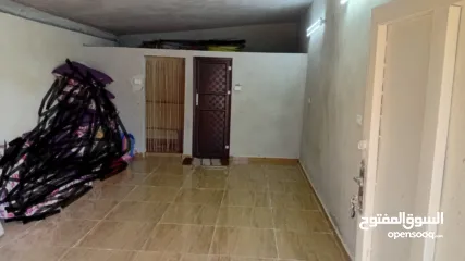  5 منزل مع حواصل مع ارض مستقل للبيع بناء جديد