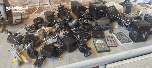  2 محولات و شواحن كمبيوتر و هواتف للبيع