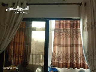  4 شقه موقع مميز وتجاري  للبيع في الهاشمي الشمالي