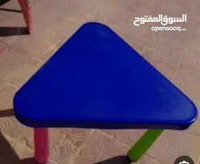  2 مطلوب طاوله اطفال شكل مثلث