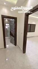  17 شقة سوبر ديلوكس طابق ثالث مع روف في مرج الحمام