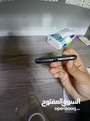  5 ايفون 11 الصلاه علنبي مش مفتوح ولا مصلح ولا ناقصو اشي معه كل اغراضه