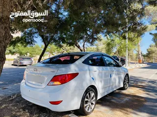  4 هونداي اكسنت2016  اصل كوري سيارة ممتازة واقتصادية جداً الله يبارك لصاحب النصيب..