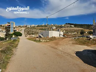  14 قطعة ارض مع بيت للبيع