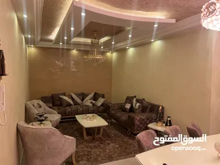  1 شقه للبيع الجبيهه شبه ارضي  حي ام زويتينه تشطيب سوبر ديلوكس البيع بداعي السفر