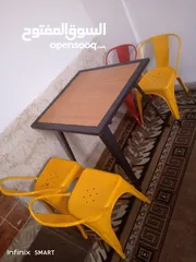  2 طاوله ممتازه حديد مع 4كراسي حديد بحاله ممتازه للبيع الحاله ممتازه ممتازه ممتازه ممتازه متتازه