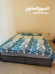  2 Bed with matress king size (Home Center)