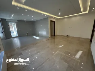  4 شقه ارضيه للبيع في طريق المطار  ( Property ID : 41342 )