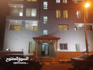  7 شقه  ذات اطلاله ساحره السرو خلف جامعه عمان الاهليه اسكان طيبه تبعد عن الطريق 2 كم