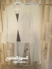  27 فستان اسود واحمر طويل مع جاكيت قصير احمر بأكمام طويلة جديد غير مستعمل ماركة H&M مقاس L بلبس 40 و42