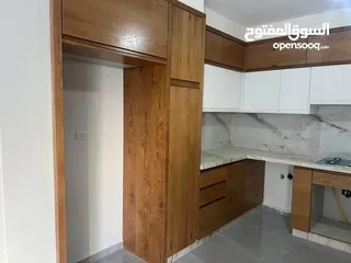  1 شقه للبيع في عين منجد مع حديقه