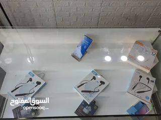  3 بضاعه محل موبايلات للبيع