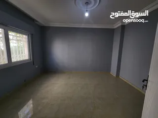  12 شقة طابقية فارغة للبيع في الرابية - ref : 14569