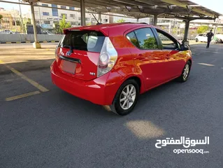  7 تويوتا بريوس سي 2013 بطاريه بحاله الوكاله فل كامل مع فتحه أعلى صنف
