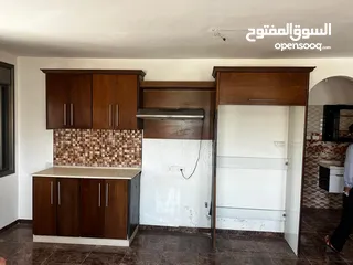  4 مطبخ مستعمل مع الشايش شبه جديد
