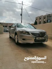  1 هوندا اكورد بنزين