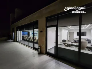  9 مكتب فخم للإيجار أو البيع