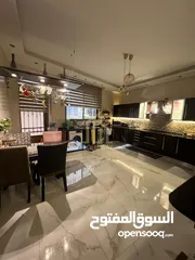  3 شقة مميزة للبيع شبه أرضية 290م مع حديقة في أرقى مناطق عبدون بتشطيب راقي / ref 9193