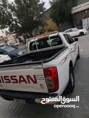  4 نيسان نافارا