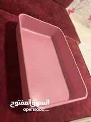  1 مستلزمات قطه مستعمله استعمال بسيط وبحاله ممتازه مشط -شامبو-مقص اظافر-رمل نص الكيس -لتر بوكس-بوكس نقل