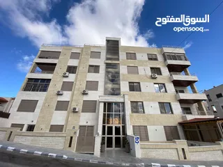  1 شقه 180م طابق أول بالقرب من الكلية العليمة الإسلامية منطقة الفلل