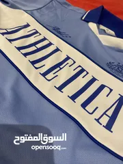  4 Athletica shirt number 10