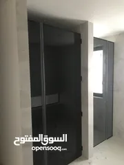 8 تفصيل وتركيب كافة اعمال السكوريت والشور بوكس ومرايا البقلاوة والديكور ومرايا الانارة