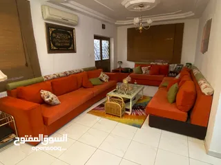 1 غرفة جلوس بحالة جيدة جدا