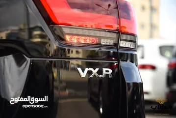  5 تويوتا لاندكروز فااخرة VXR 2025 كفالة الوكيل الحصري