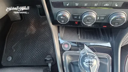  6 سيات ليون FR 2019 للبيع