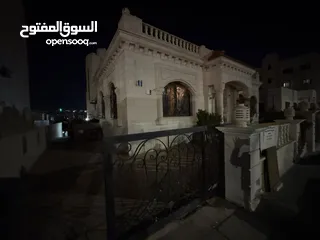  22 فيلا بالجبيهه حي الريان طابقين  للايجار بسعر حرق