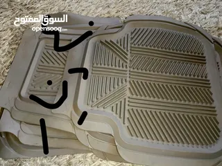  6 ارضيات سيارات للبيع  للبيع  في عمان