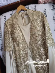  3 قفطان ذهبي ملبوس مرة واحدة فقط