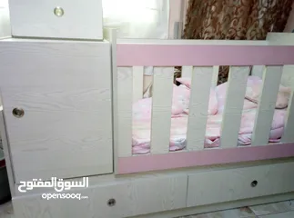  4 تخت بيبي مع خزانة صغيرة وجوارير تفصيل ممتاز جدا