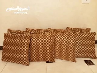  4 مخدات غرفه جلوس بسعر مغري