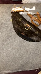  5 louis vuitton bumbag monogram perfect condition