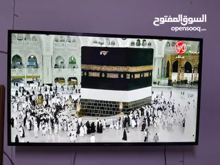  1 شاشة سامسونج سمارت 43 بوصة ريسفر داخلي مع قاعدتها  شبه وكالة استعمال خفيف