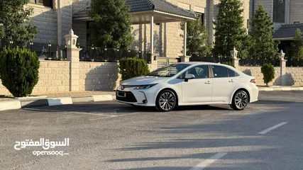  2 Toyota Corolla 1800 hybrid   عداد قليل و ولا غرام بوية إضافات مميزة و بسعرررررررررررررر حررررررررقق