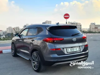  3 Hyundai Tucosn __2020