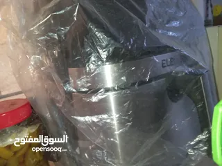  3 مقلاه هوائيه حجم كبير جيدة الاستعمال حالتها جيده جدآ يمكنك ان تتحكم في الحراره والوقت جيدا جدآ