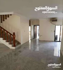  1 فيلا في منطقة ام السماق اعلان رقم (V47)
